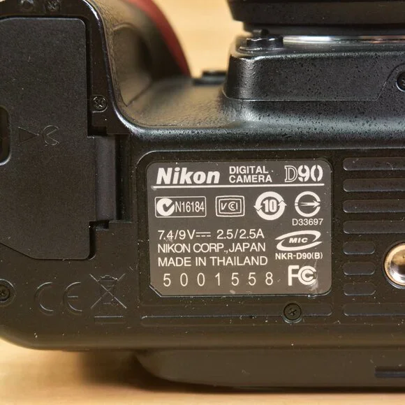 Nikon D90 DSLR 12.3MP with AF‑S DX Nikkor 35mm f/1.8G Lens – Tested - Picture 12 of 13